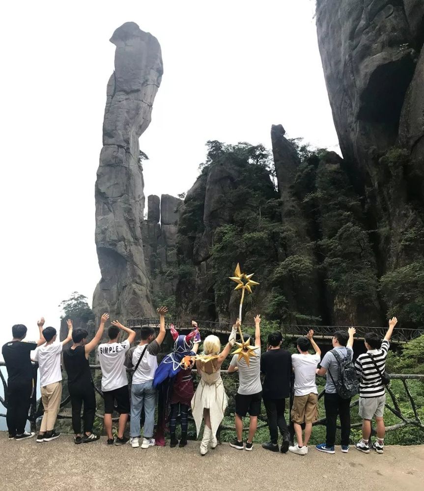 aoa体育官网-联盟杯预选赛实况报道，球队备战热火朝天的简单介绍